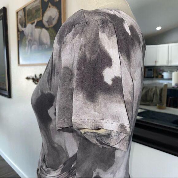 Daisy Fuentes Stretch Tie Dye V-Neck Short Sleeve Fit & Flare Dress Gray Medium - Picture 8 of 15